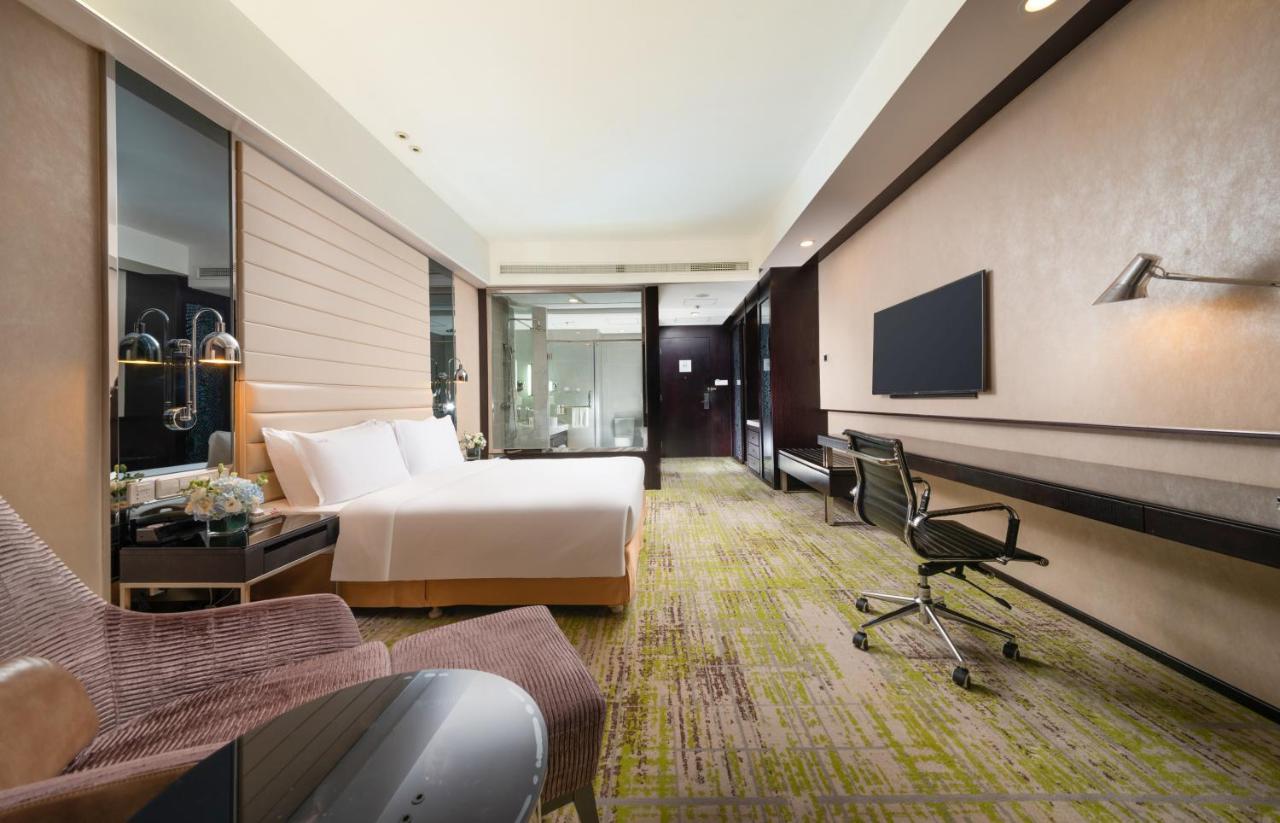 Holiday Inn Beijing Focus Square By Ihg Exterior photo