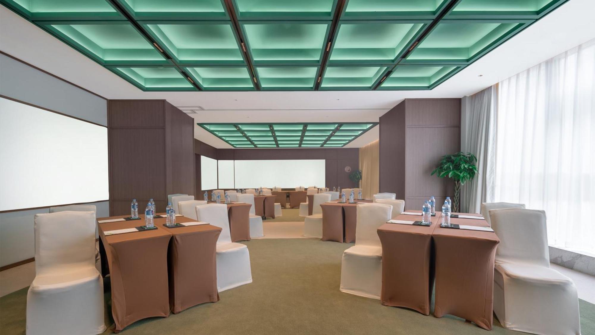 Holiday Inn Beijing Focus Square By Ihg Exterior photo