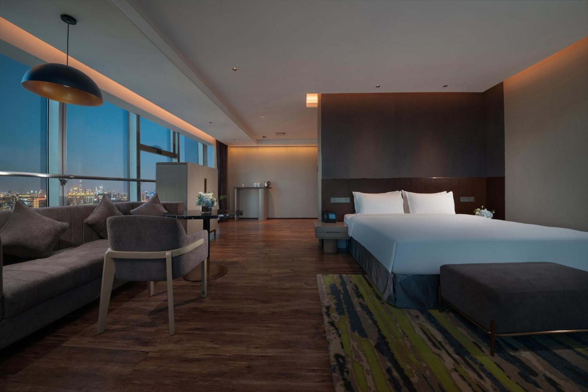 Holiday Inn Beijing Focus Square By Ihg Exterior photo
